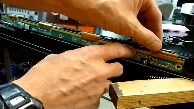 Sanyo LCD with Distorted Half Picture Lines Waves Distortion Distorted DP46819 смотреть онлайн