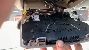 Mercedes GL X166 ремонт люка и снятие блока кнопок на потолке