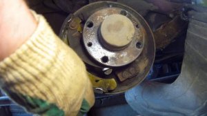 Замена задних тормозных колодок на Калине, ВАЗ, Гранте, Приоре.