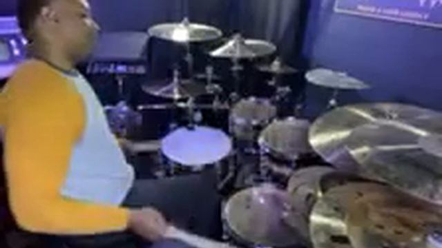 Tamarack stave drum kit by HammerSmithDrums. Order on Etsy. Played by @andwele_simons. смотреть онлайн