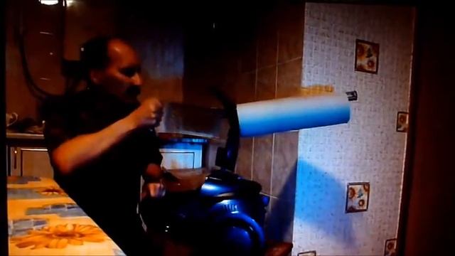 Очень смешно! Такой пулемёт "Максим" из пылесоса ещё никто не видел! (Прикол) смотреть онлайн