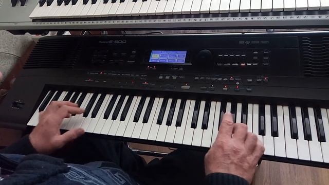 Roland E-600 смотреть онлайн