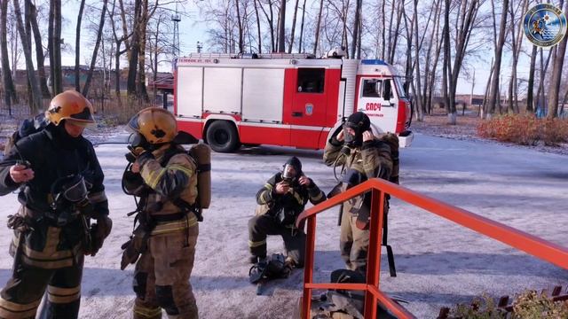 В одной из школ г. Архангельска прошло пожарно-тактическое занятие смотреть онлайн