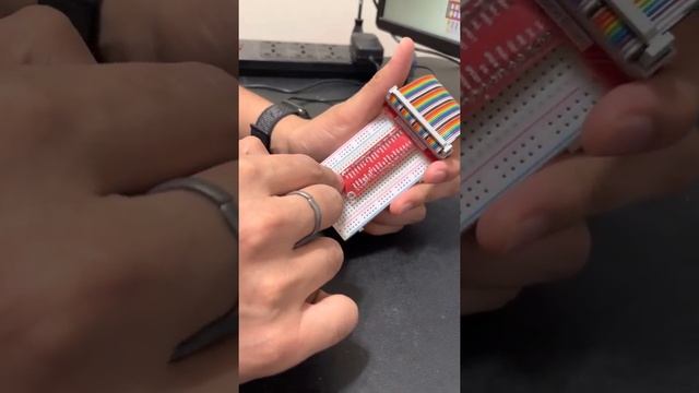 Raspberry Pi: BCM v. Board mode of GPIO pin addressing смотреть онлайн