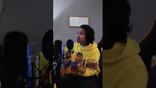 Maroon 5 - Memories Acoustic Cover by Chilly bali with Mic rode NT1A TEST 2020 Vertical смотреть онлайн