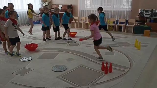 Спортивное соревнование "Перенеси снаряды" на 23 февраля 2023 смотреть онлайн