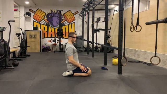 Отведение Шеи Сидя На Коленях смотреть онлайн