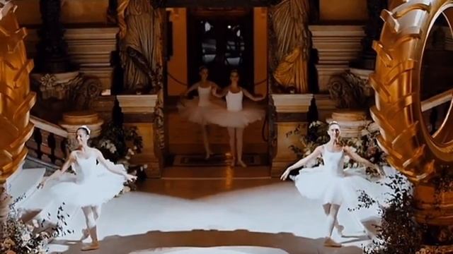 Extravagant Wedding At Opera Garnier De Paris!