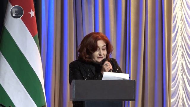 Церемония вручения почётных званий педагогам района состоялась в Гали смотреть онлайн