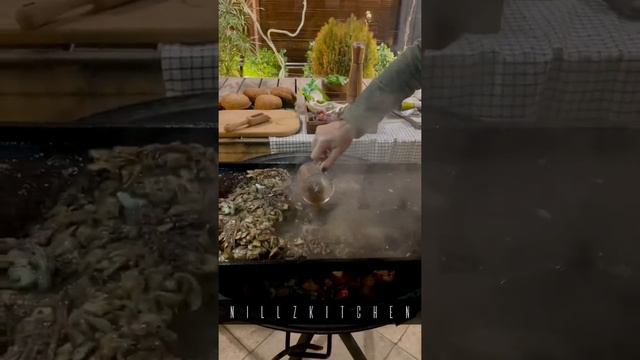 French Onion Mushroom Cheese Burger Soon On NILLZKITCHEN ✌?#FrenchOnion #CheeseBurger #JuicyBurger