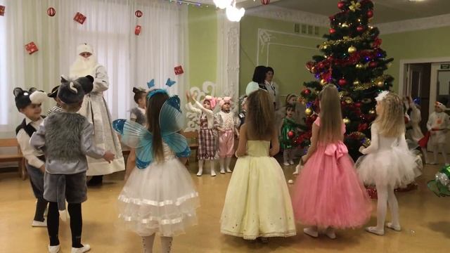 Веселый хоровод с Дедом Морозом Утренник в детском саду смотреть онлайн