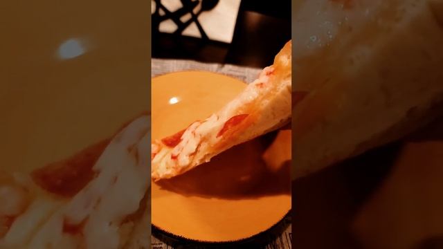 Российская пицца vs Американская пицца смотреть онлайн