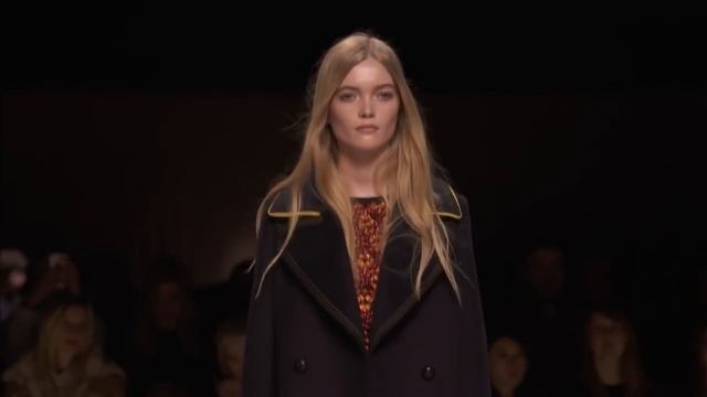 Burberry | Fall Winter 2016/2017 Full Fashion Show | Exclusive смотреть онлайн