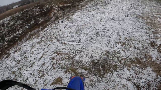 На мотоцикле по первому снегу YAMAHA YZ 125 4k смотреть онлайн