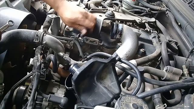 Nissan D40 Yd25 | Guide For Valve Cover Removal@DiYSpanner