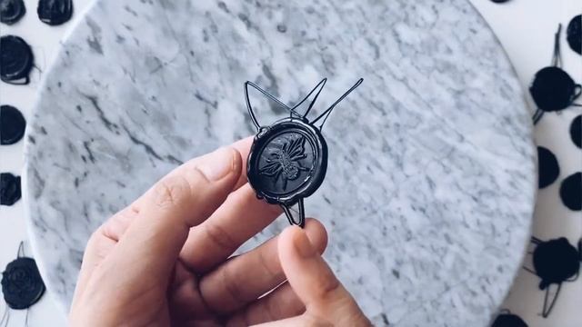 Black & Gold Wax Seal Stamps смотреть онлайн