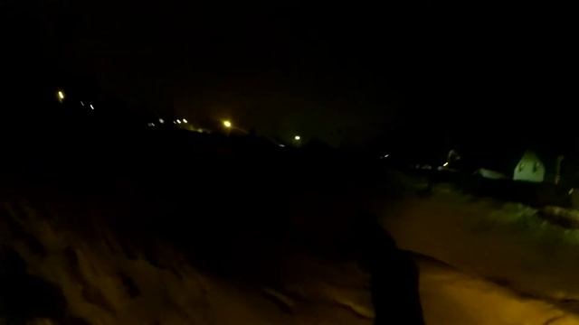 Сашка работает охранником. Вся суть работы, немного шутеек, и сколько за это платят.