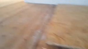 Как выравнить деревянный кривой пол?