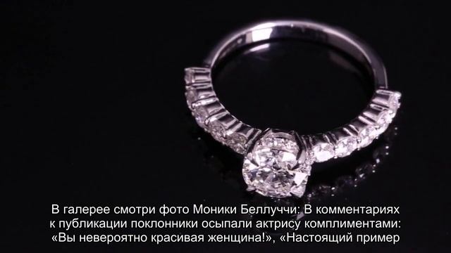 Беллуччи в элегантном платье с обнаженными плечами появилась на званом ужине смотреть онлайн