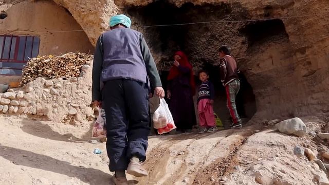 Afghan Village Life | Find The Local Favorites (Food Hunt)