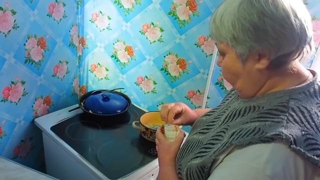Деревенский влог о жизни Солим сельдь ПОДВАЛ ИЛЬИЧА смотреть онлайн