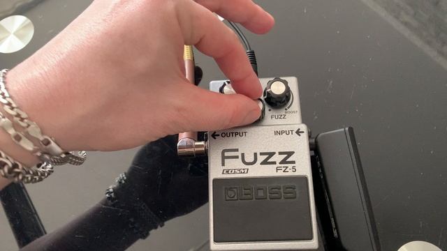 BOSS FZ-5 Fuzz с бас гитарой смотреть онлайн