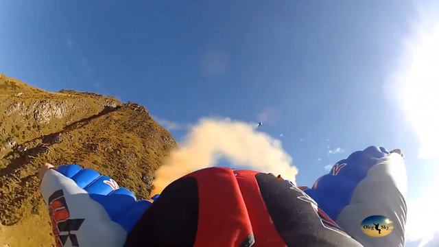 Полет в костюме-крыло Вингсьют и Бейсджампинг #2 Flying in a suit-wing BASE jumping and wingsuit #2 смотреть онлайн