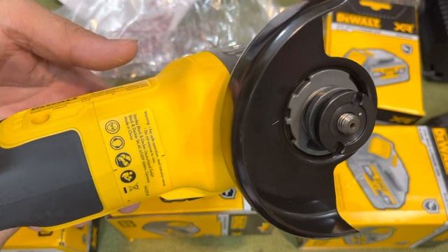 Máy mài pin dewalt DCG409 VSN điều tốc 3tr5 #DCG409VSN | dewalt #DCB184G 1tr4 0962232180 смотреть онлайн