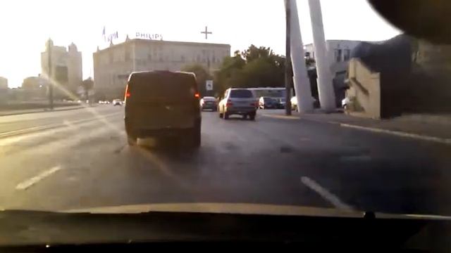Вечером через набережные мимо Белого дома смотреть онлайн