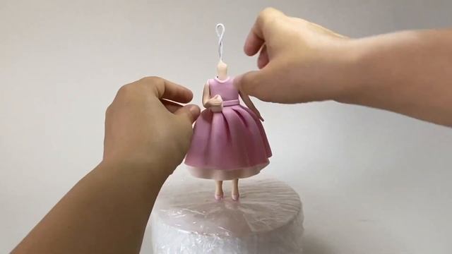 Лепим куколку из мастики/Modeling from sugar paste/Tutorial смотреть онлайн
