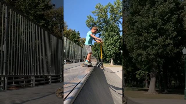Трюки на самокате. Самокат на рампе. Уроки. Как съезжать с рампы на самокате. смотреть онлайн