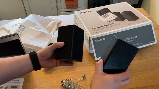 Samsung Wireless Rear Speaker Kit SWA 9500S Unboxing & Setup смотреть онлайн