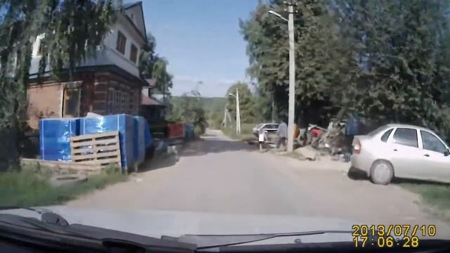 Ребенок выскочил на дорогу смотреть онлайн