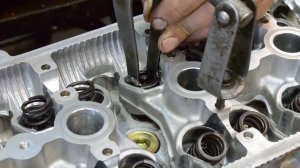 Ремонт ГБЦ 1ZZ-FE и регулировка зазоров клапанов.