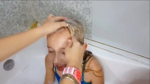 24 часа малыш. Памперсами моем пол. Ляля челлендж 24 часа.