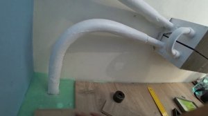 ОТВЕРСТИЯ ПОД ТРУБЫ Вырезаем ламинат под трубы. Укладка ламината возле труб отопления.