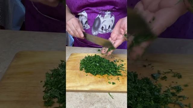 Блинчики с зеленью и сыром смотреть онлайн