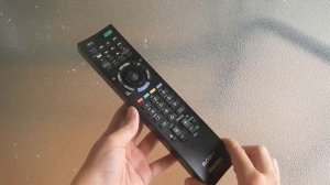 Sony Bravia TV remote control RM-ED044 battery replacement! How to open and to change the batteries
