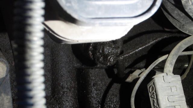 Toyota Funcargo 2NZ-FE - oil pressure sensor - engine oil leak - датчик давления масла - течь масла смотреть онлайн