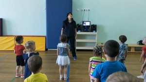 Утренняя зарядка для второй младшей и средней групп