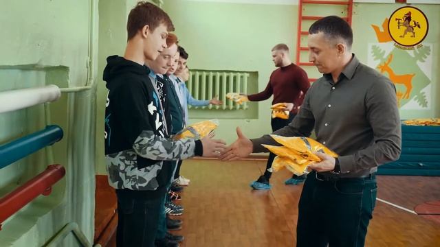 В день рождения школы-интернат № 9, поздравили наших подопечных детишек из р.п. Переяславка. смотреть онлайн