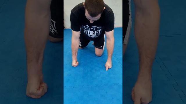 как правильно держать кулак смотреть онлайн