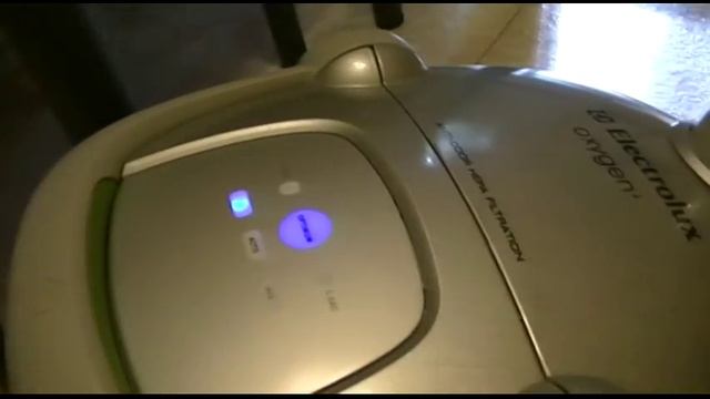 Electrolux Oxygen 3 Vacuum смотреть онлайн
