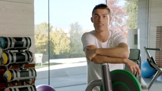 Роналду рассказывает как правильно отжиматься и не только. Русская озвучка. смотреть онлайн