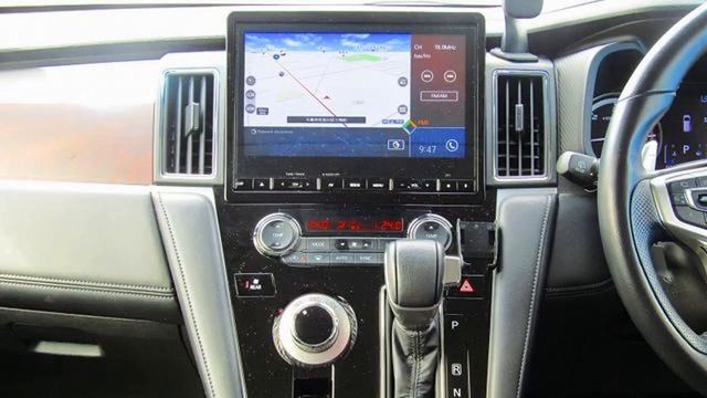 Mitsubishi Delica D5, обзор, оснащение, интерьер, характеристики