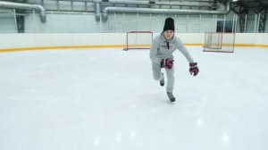 Урок хоккея. Как тормозить на коньках? Правильное торможение на коньках.