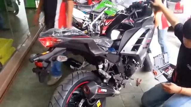 обзор Kawasaki Ninja 250 SE смотреть онлайн