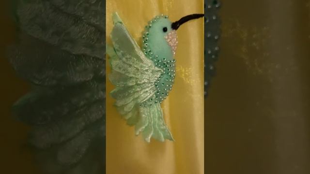 брошь смотреть онлайн