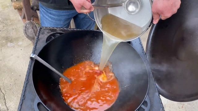 Как вкусно приготовить соус из индейки, в казане на костре смотреть онлайн