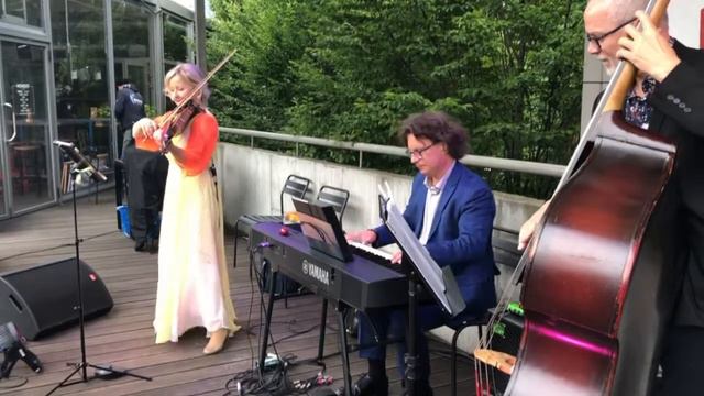 40 latek Swing Violin Trio skrzypce fortepian kontrabas oprawa muzyczna eventy imprezy смотреть онлайн